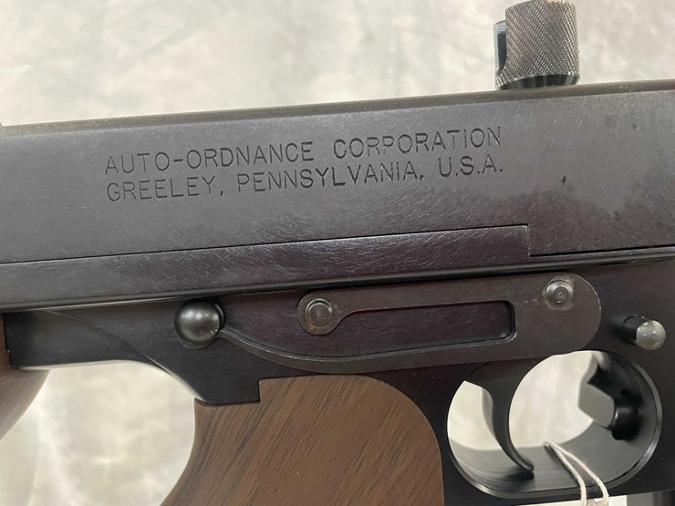 #10331-•-thompson-1927-a1-tommy-gun-deluxe-45-auto-semi-auto-rifle,-sn:-kpc0928-image-19