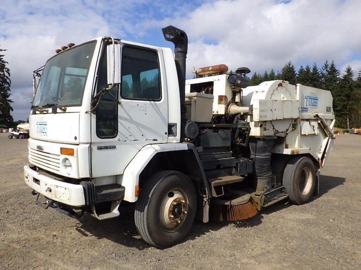 2003-freightliner-fc70-image-1