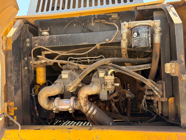 2014-john-deere-9-image-10