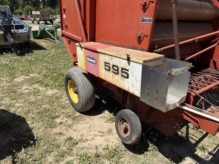 omc-roll-baler-595-round-baler-image-5