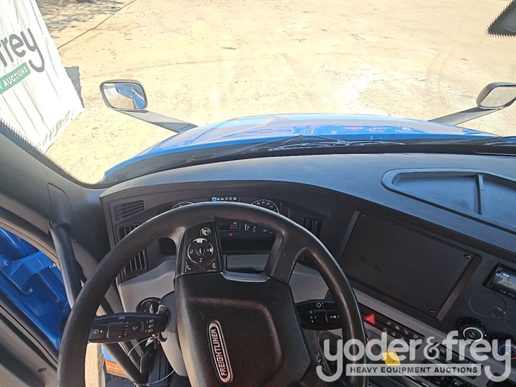 2019-freightliner-cascadia-116-image-50