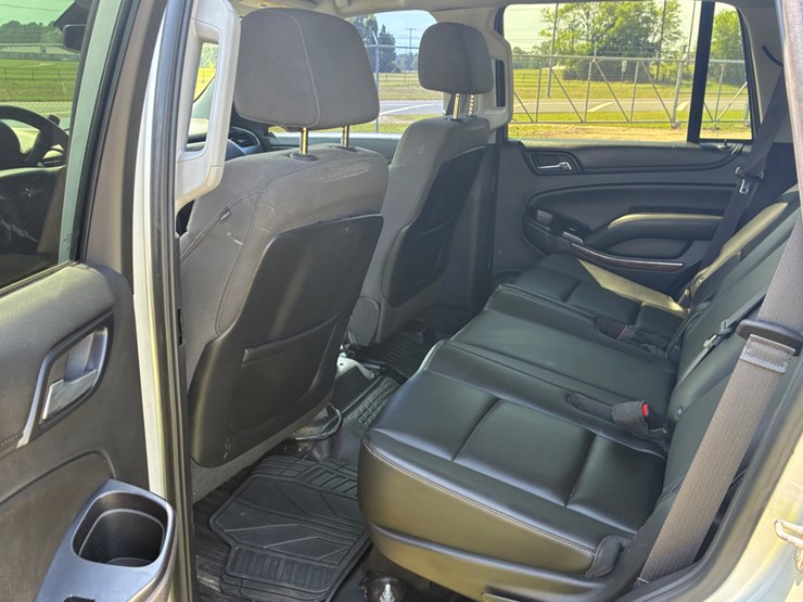 2015-chevrolet-tahoe-image-16