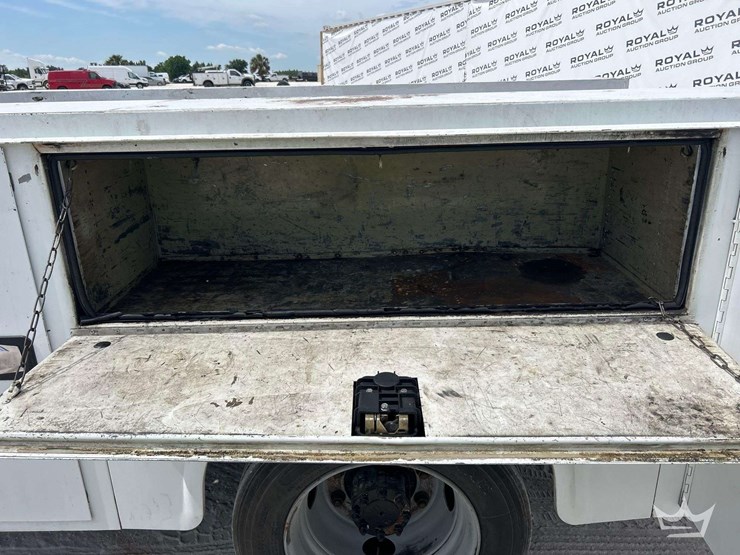 2019-chevrolet-silverado-5500hd-image-18