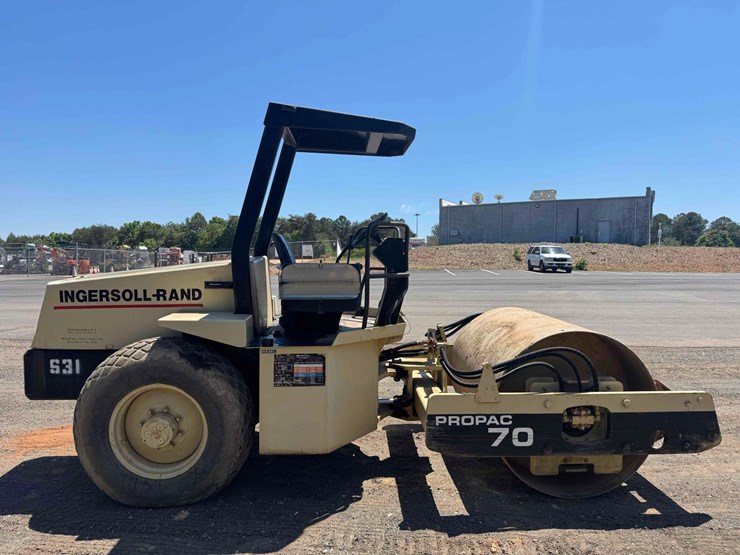 1999-ingersoll-rand-sd070d-pro-pac-66in-smooth-drum-roller-image-6