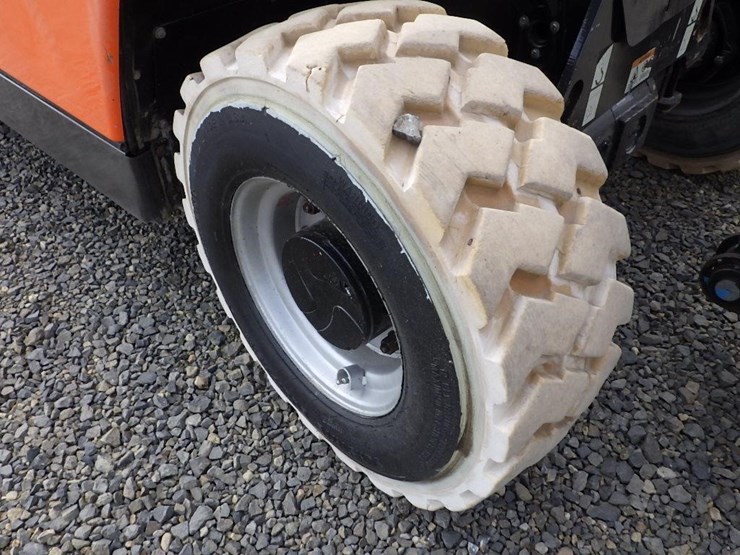 2017-jlg-g5-18a-image-25