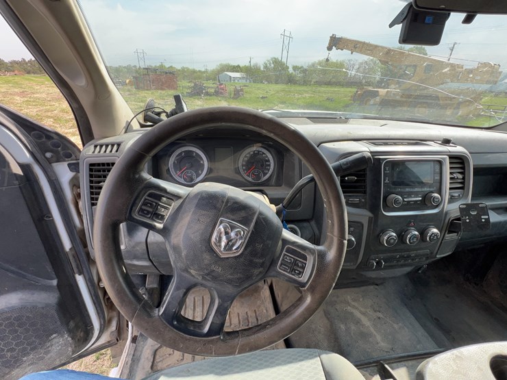 2014-dodge-3500-image-12
