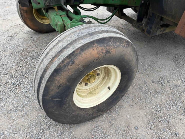 2000-john-deere-7410-image-17