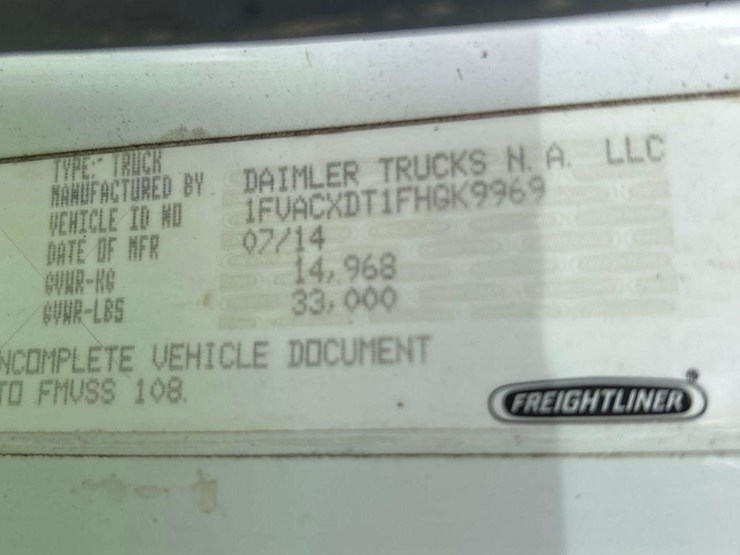 2015-freightliner-m2-106-image-5