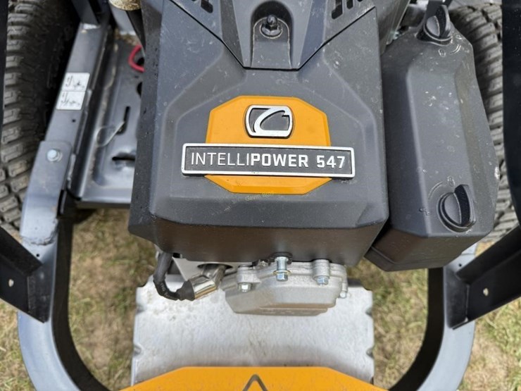 cub-cadet-ultima-zt1-42ip-zero-turn-mower-image-5