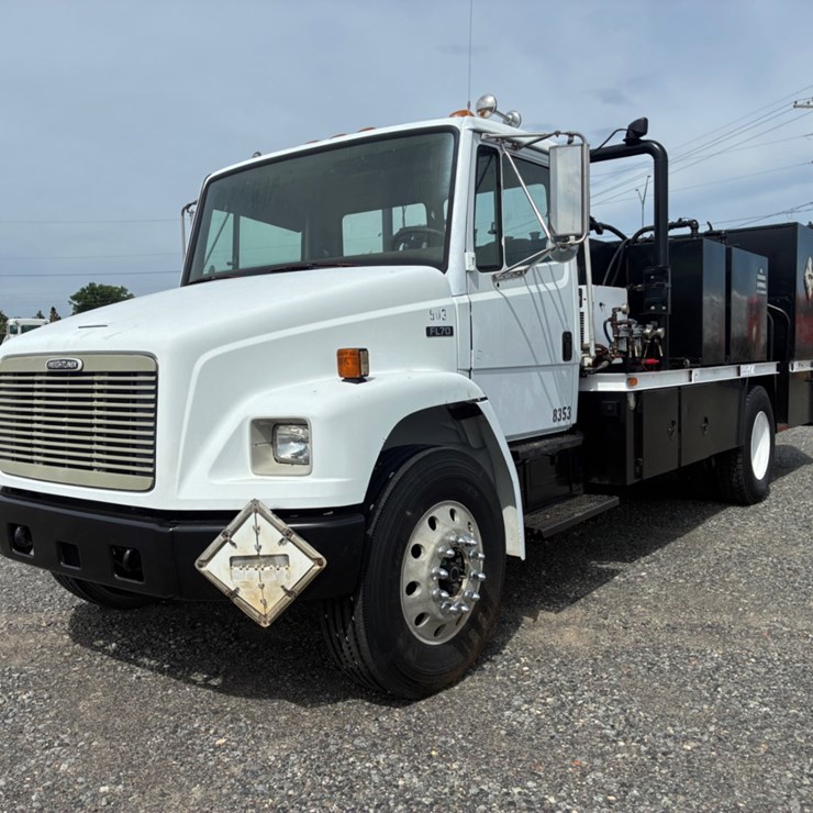 2001 FREIGHTLINER FL70