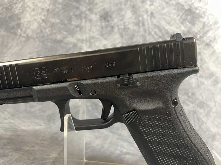 #10287-•-glock-17-gen-5-9mm-luger-pistol,-sn:-albx074-image-7