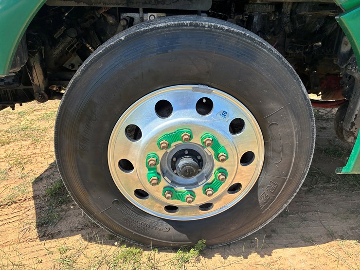 2020-kenworth-t880-image-9