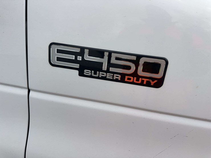 2004-ford-e450-image-13
