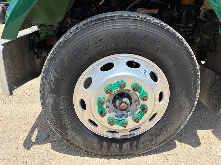 2018-peterbilt-567-image-9