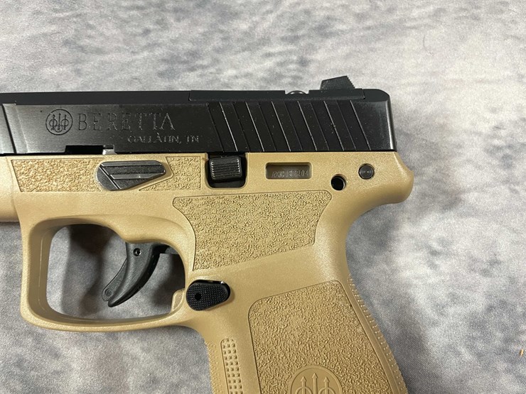 #10319-•-beretta-apx-a1-9mm-luger-pistol,-sn:-axc182204-image-7