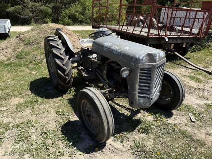 ferguson-30-tractor-image-3