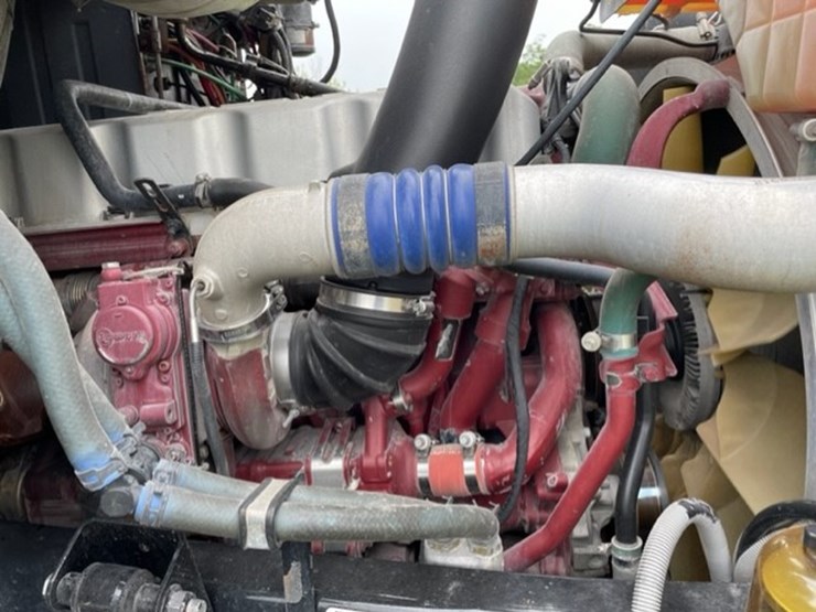 2016-mack-cxu613t-image-7