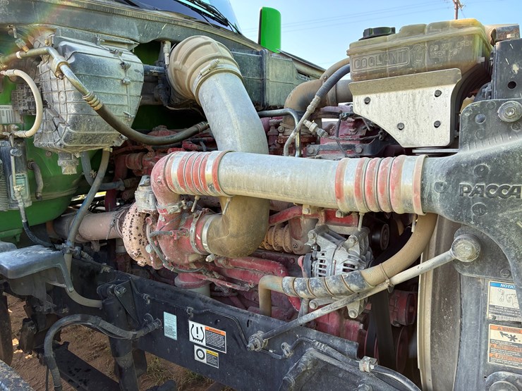 2018-peterbilt-567-image-14