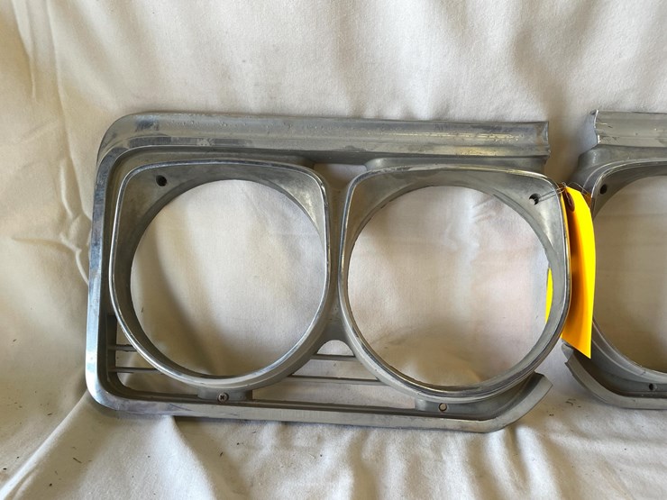 #5389-•-buick-skylark-gs-headlight-bezels-(las-cruces,-nm)-image-2