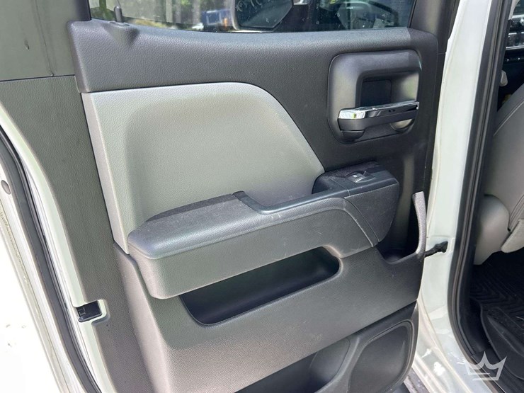 2019-chevrolet-silverado-1500-image-23