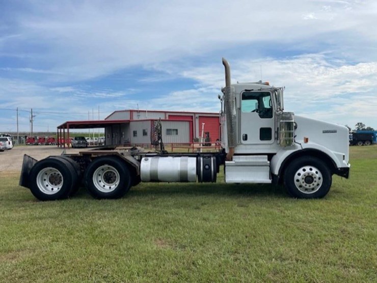 2019-kenworth-t800-image-4