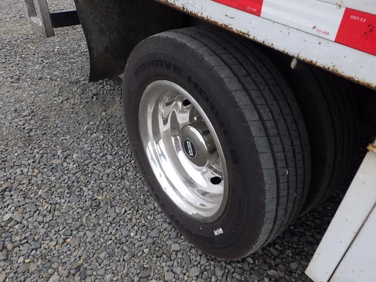 2011-ford-f550-image-19