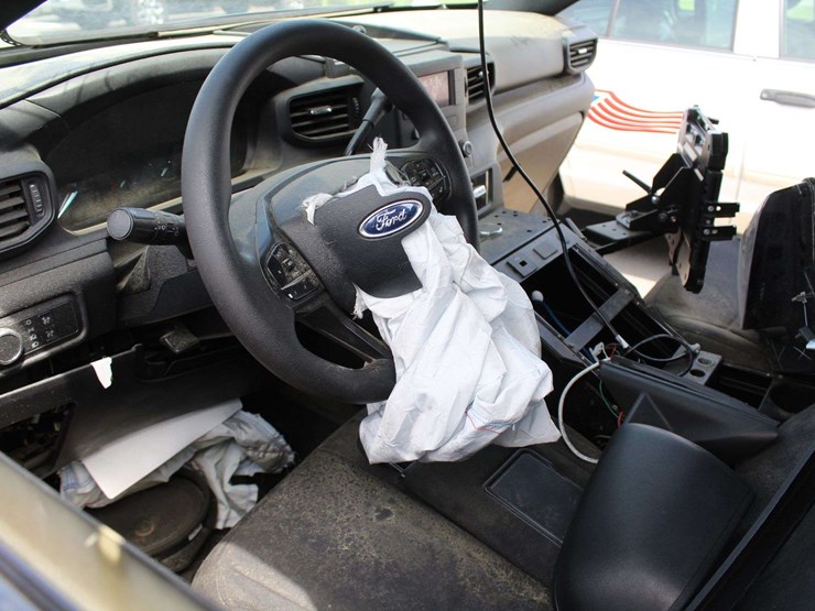 2021-ford-explorer-image-10