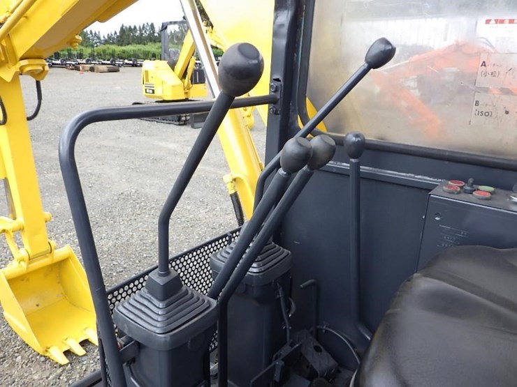 komatsu-pc28uu-image-35