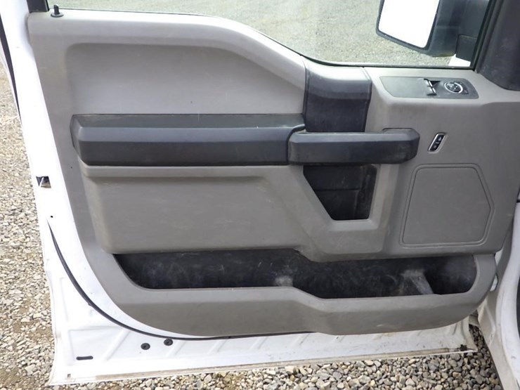 2016-ford-f150-image-28