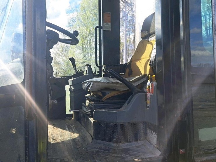 caterpillar-928g-image-12