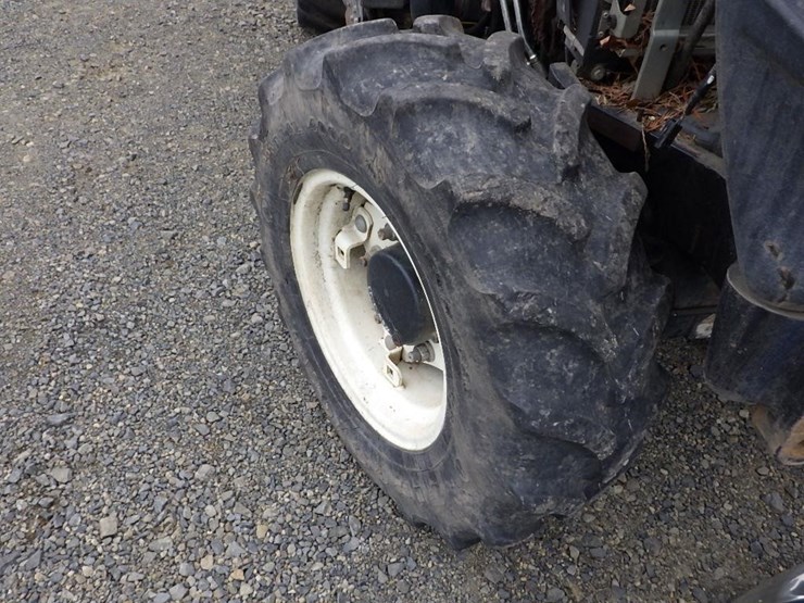 new-holland-t3040v-tractor-image-17