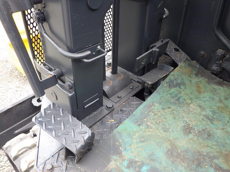 komatsu-pc28uu-image-32