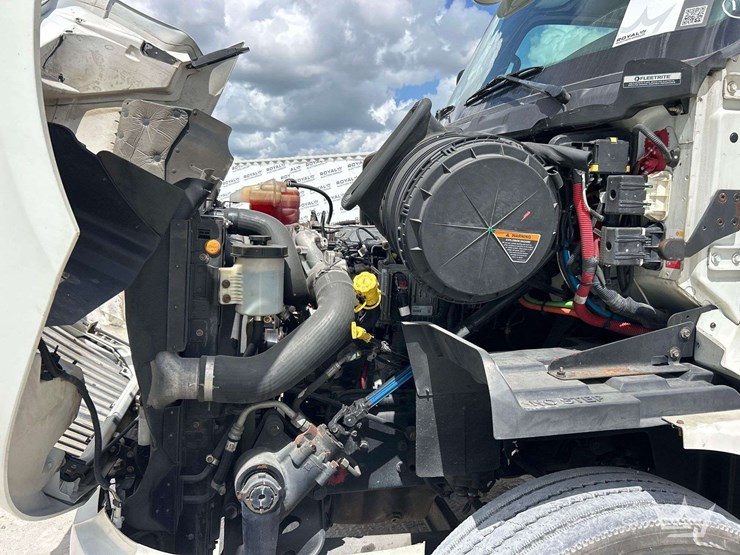 2021-international-rh613-t/a-day-cab-truck-tractor-image-8