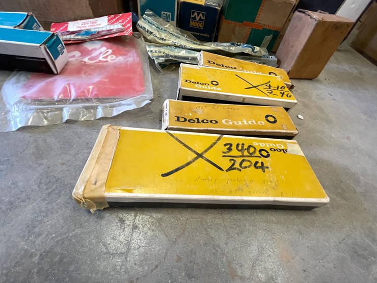 #5379-•-lot-of-general-motors-oe-parts-(las-cruces,-nm)-image-2