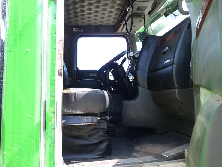 2006-kenworth-t800-image-45