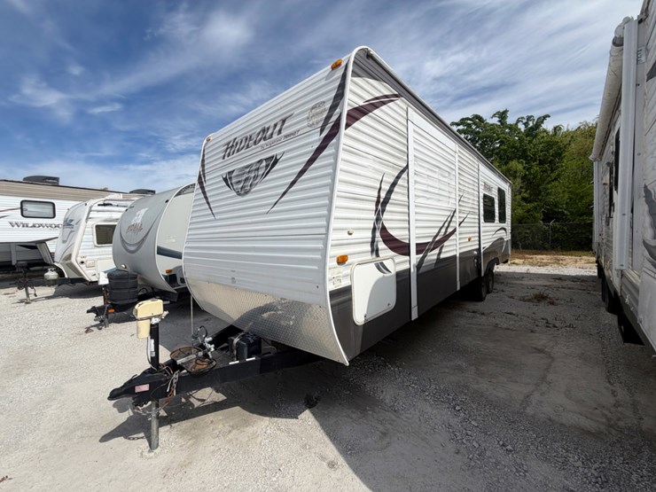 2012-hideout-bumper-pull-image-1