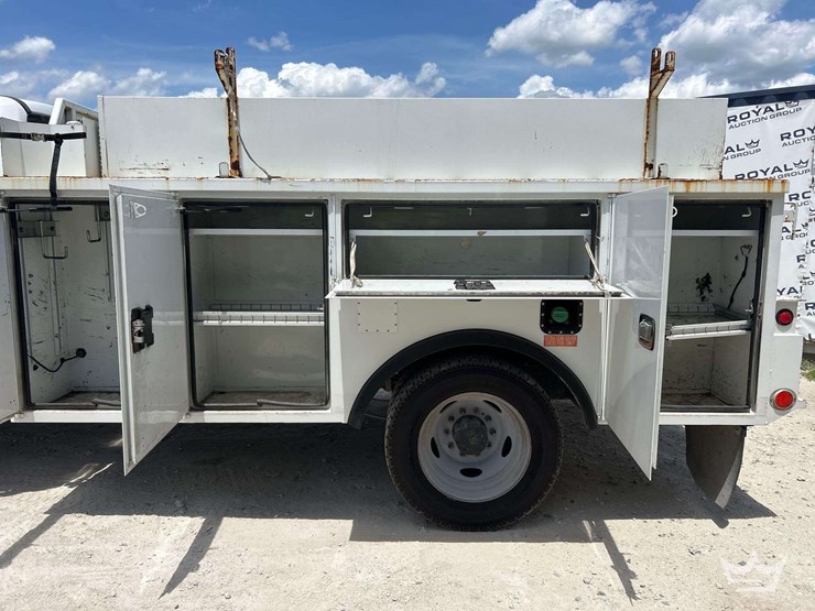 2019-ford-f550-image-12