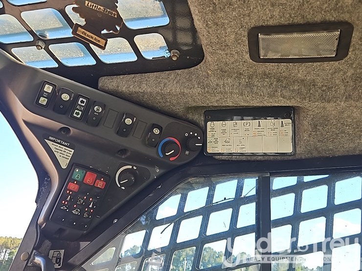 2024-deere-333g-image-40