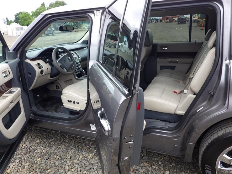2009-ford-flex-image-23
