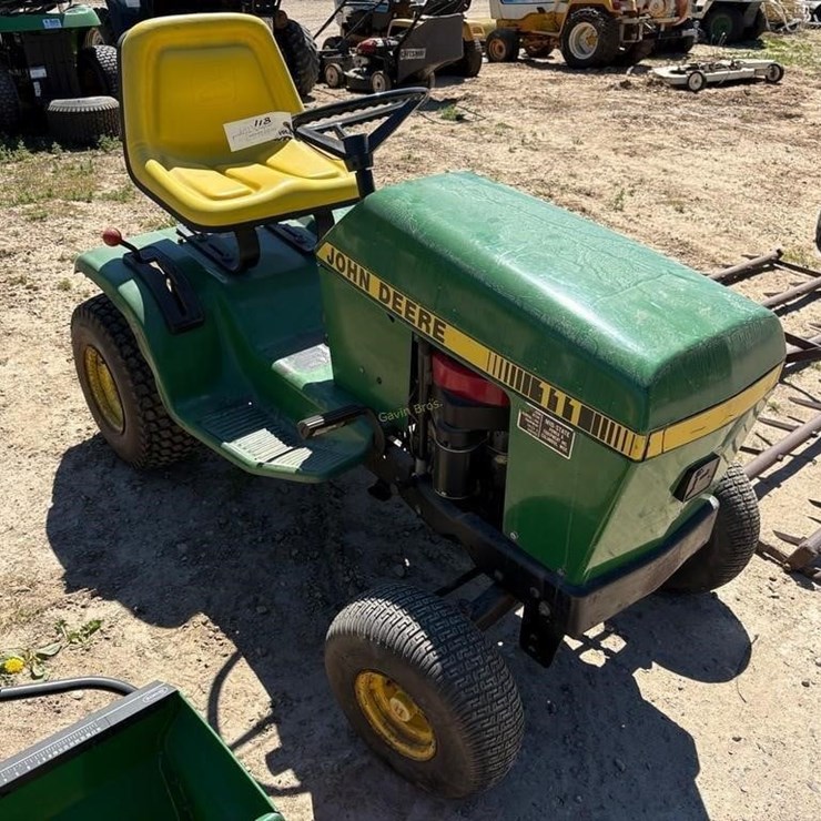 JOHN DEERE 111