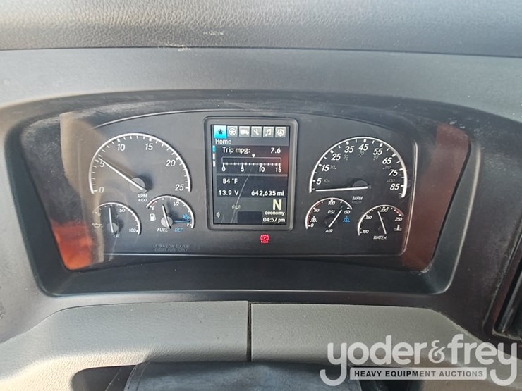 2019-freightliner-cascadia-116-image-53