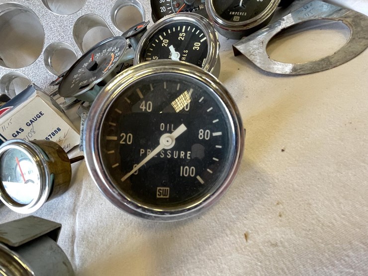 #5356-•-chevrolet-truck-parts-and-more-(las-cruces,-nm)-image-3