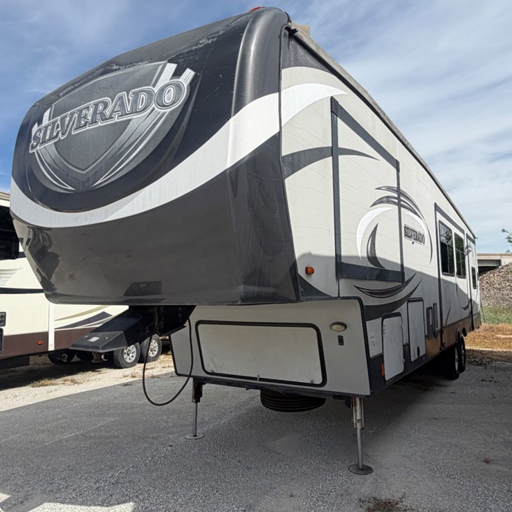 2015 SILVERADO 5TH WHEEL