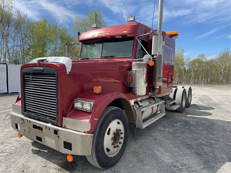 2000-freightliner-fld120-image-1