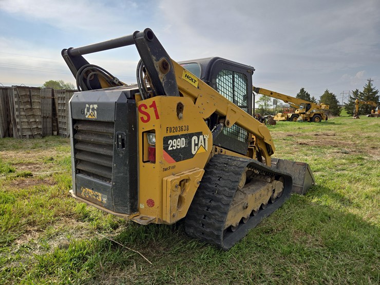 2018-caterpillar-299d2-image-3