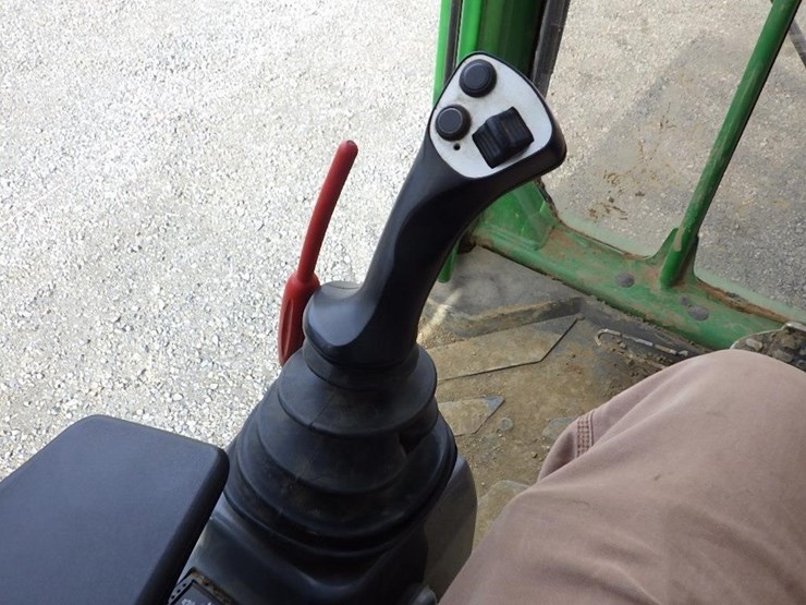 2017-deere-3754g-image-47