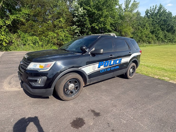 2016-ford-explorer-image-1