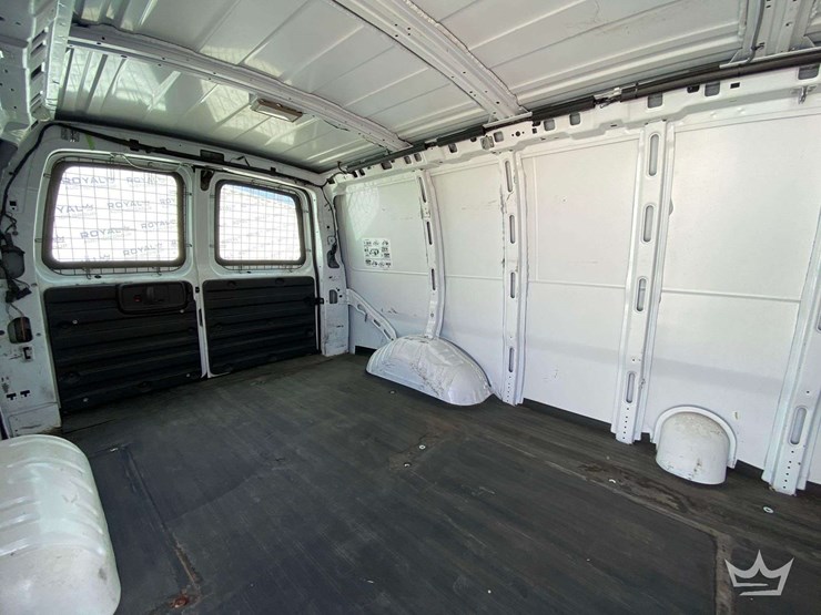2011-chevrolet-express-2500-image-43