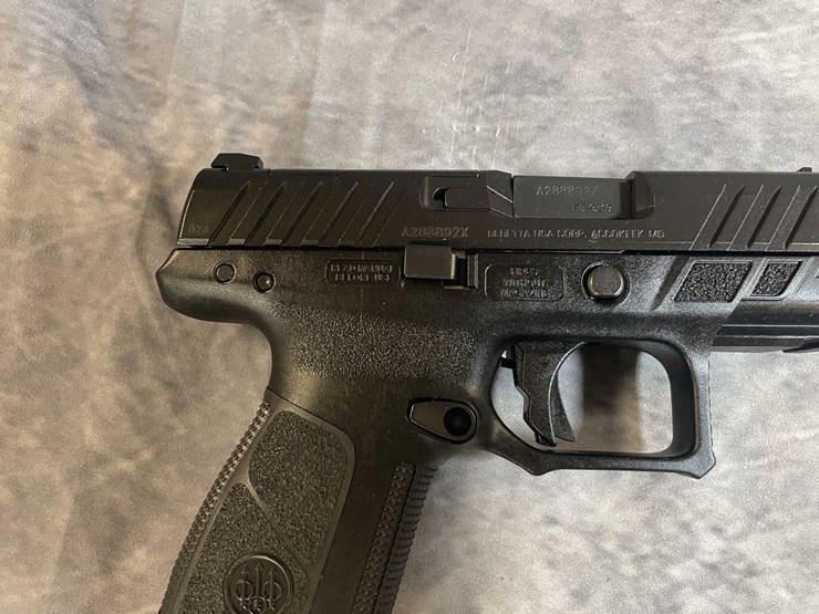 #10282-•-beretta-apx-a1-compact-9mm-luger-pistol,-sn:-a288892x-image-4