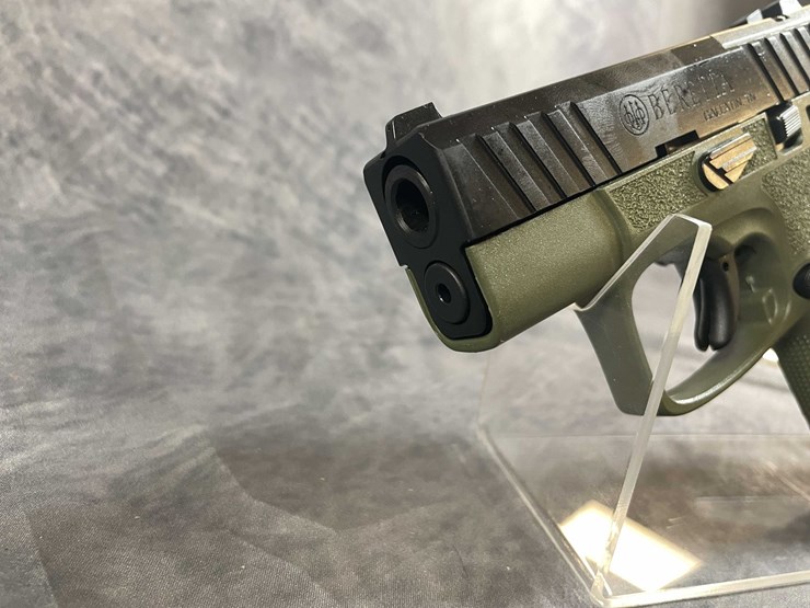 #10289-•-beretta-apx-a1-carry-9mm-luger-pistol,-sn:-axc181596-image-9